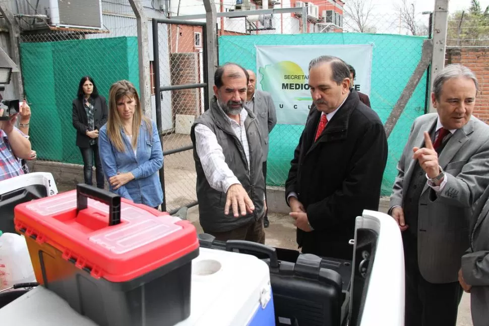 MEDIO AMBIENTE. Alperovich supervisó ayer las obras de instalación de un laboratorio para el monitoreo de contaminación de efluentes del Salí.  PRENSA Y DIFUSIÓN