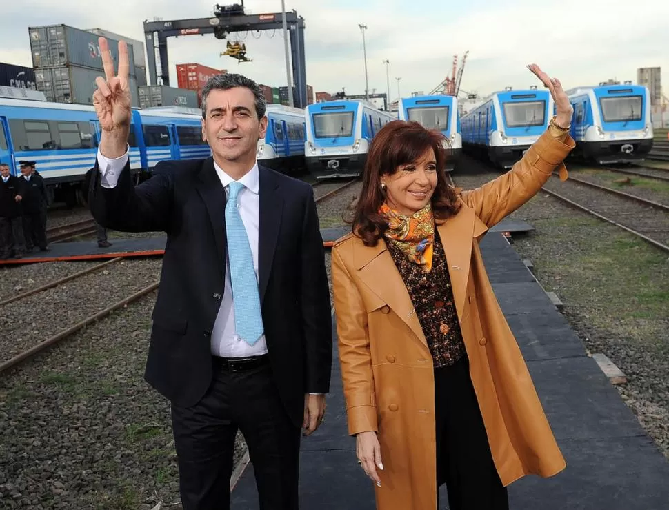 VICTORIA. Randazzo y Cristina recibieron nuevos convoyes del Sarmiento. télam