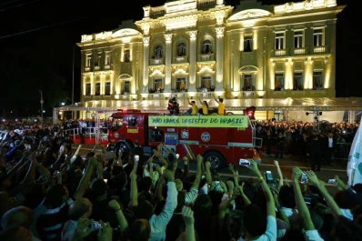 Miles de personas despidieron los restos del socialista Campos