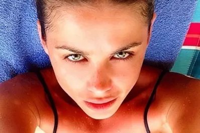 Vitto Saravia mostró de más en la playa en una selfie muy hot