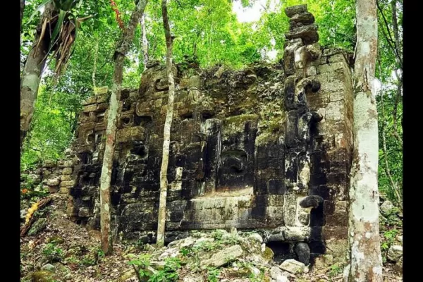 Descubren restos de dos ciudades perdidas de los mayas