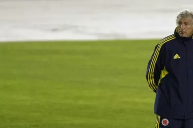 Pekerman continuará dirigiendo Colombia