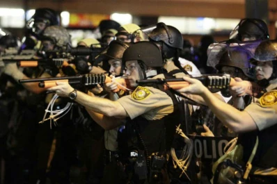 La Policía de EEUU mató a otro afroamericano en un tiroteo, cerca de Ferguson