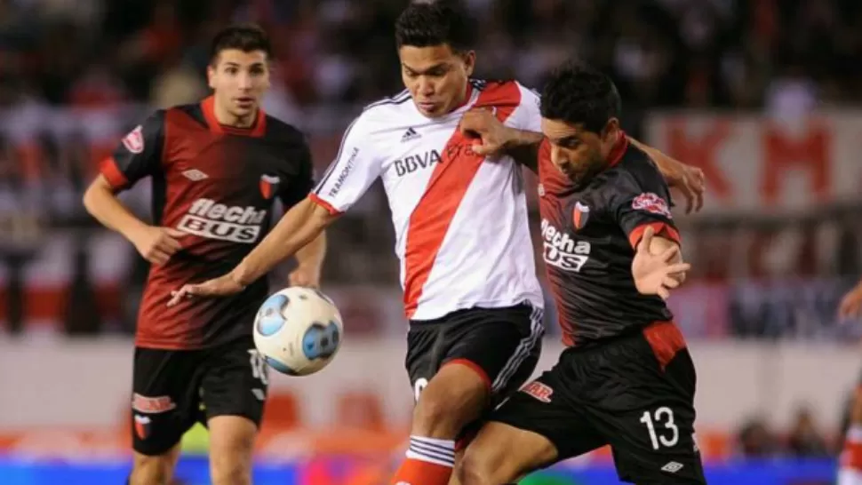 DUELO EN SAN LUIS. River Plate enfrentará mañana a Colón de Santa Fe en la provincia de San Luis por los octavos de final de la Copa Argentina de fútbol, cuyo campeón clasificará directo a la Copa Libertadores de América.