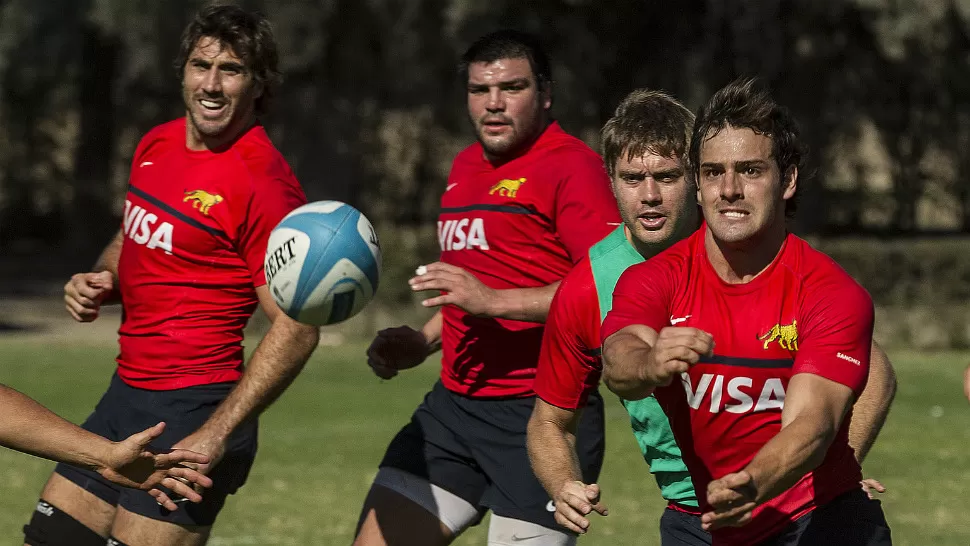 TUCUMANO EN ACCION. Nicolás Sánchez, que volverá a vestir la camiseta número 10 de Los Pumas, le mandó un mensaje de invitación a todos los tucumanos. PRENSA UAR