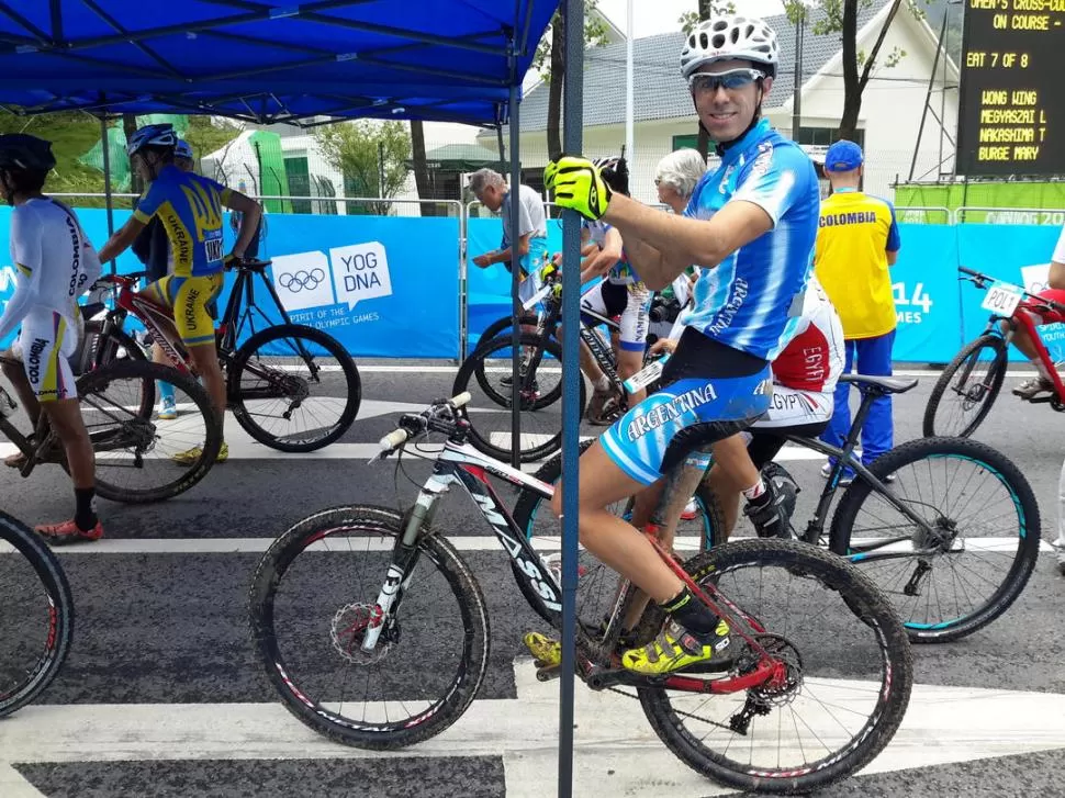 FELICIDAD. Franco Mejías compitió frente a los mejores bikers del mundo y mostró un excelente nivel en el eliminator. 