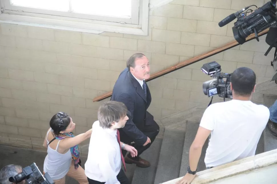 INOCENTE. Desde el primer momento que pisó los pasillos de los tribunales, el ex secretario de Seguridad Eduardo Di Lella defendió su inocencia.  la gaceta / foto de héctor peralta