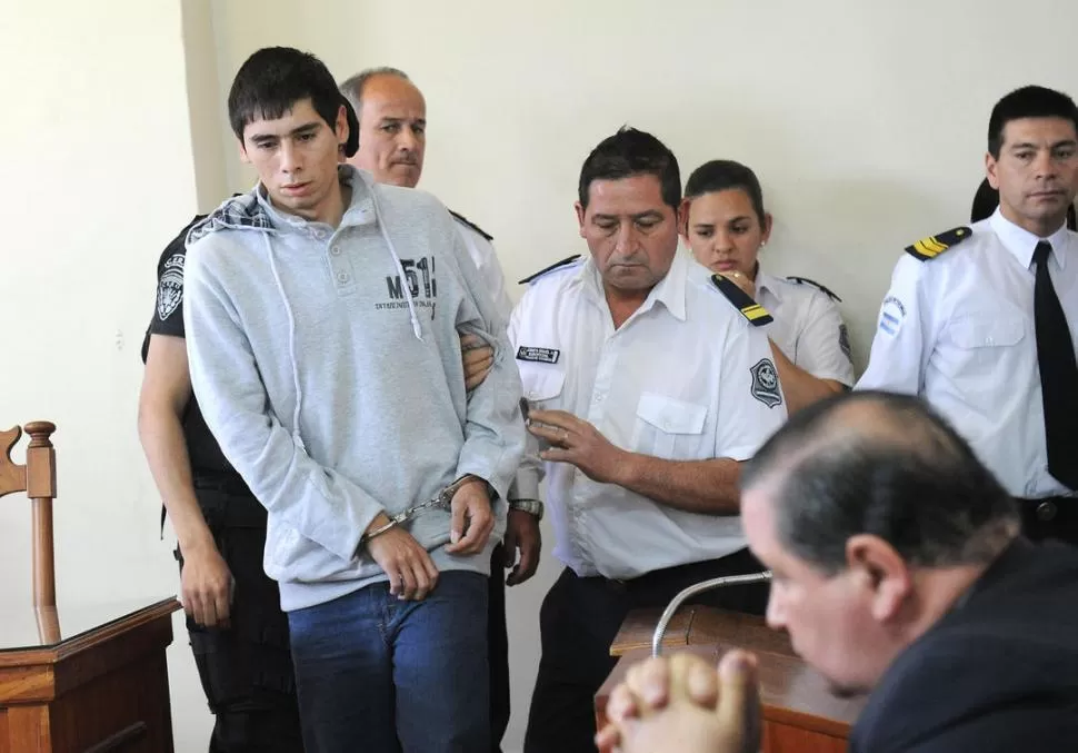 EL CASTIGO MÁS FUERTE. “Loly” recibió la pena máxima y fue llevado directamente a Villa Urquiza. Antes, había pedido disculpas a la familia de Iván. la gaceta / fotos de héctor peralta