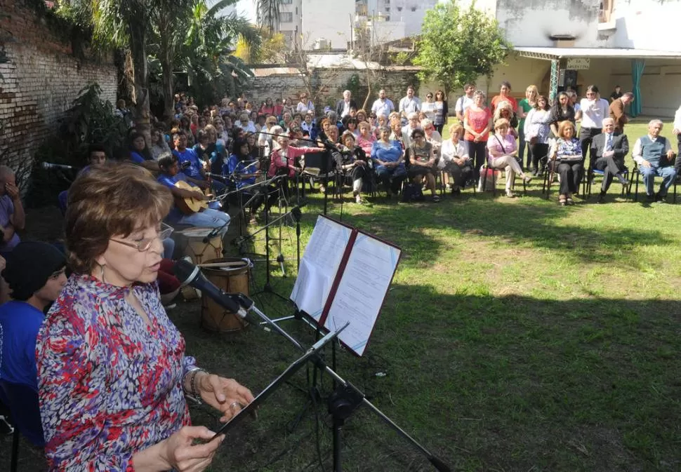 REFERENTE. “Bibí” Ponce de León fue la elegida por sus compañeros para leer unas palabras en nombre de los alumnos durante el acto inaugural. la gaceta / foto de antonio ferroni 