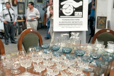 Cristalería, muebles y arte cuzqueño en la venta de FAI