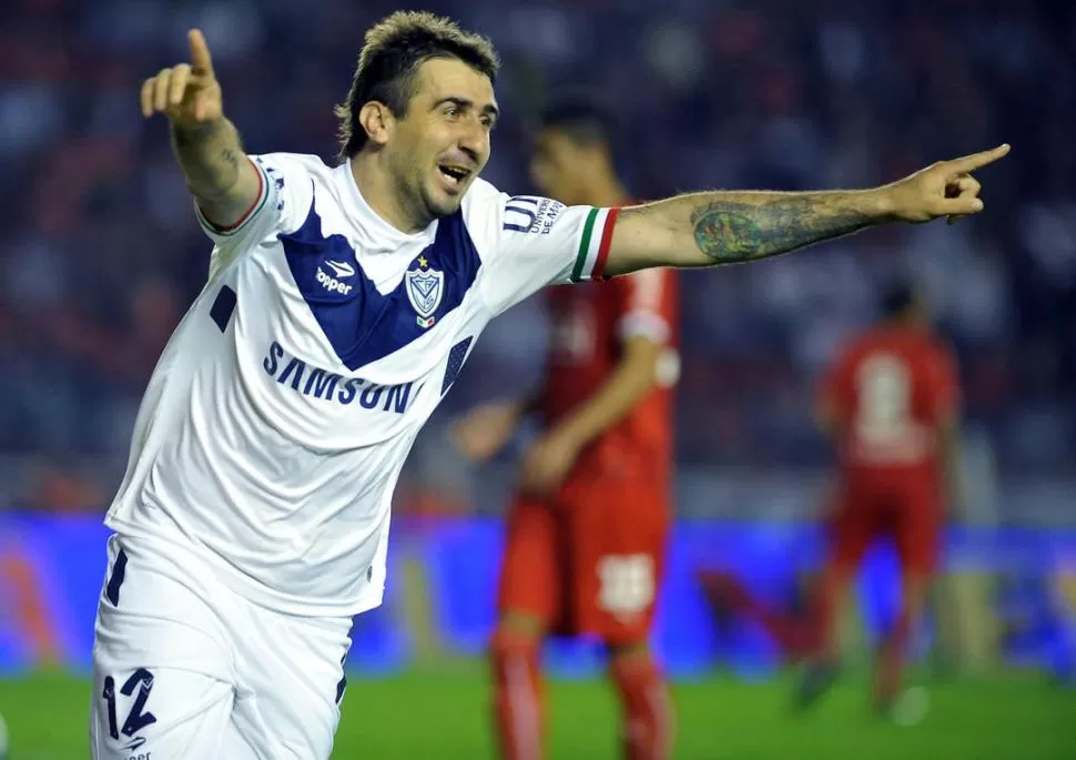 GOLEADOR. El “Tanque” Lucas Pratto marcó dos tantos en el triunfo de Vélez. 