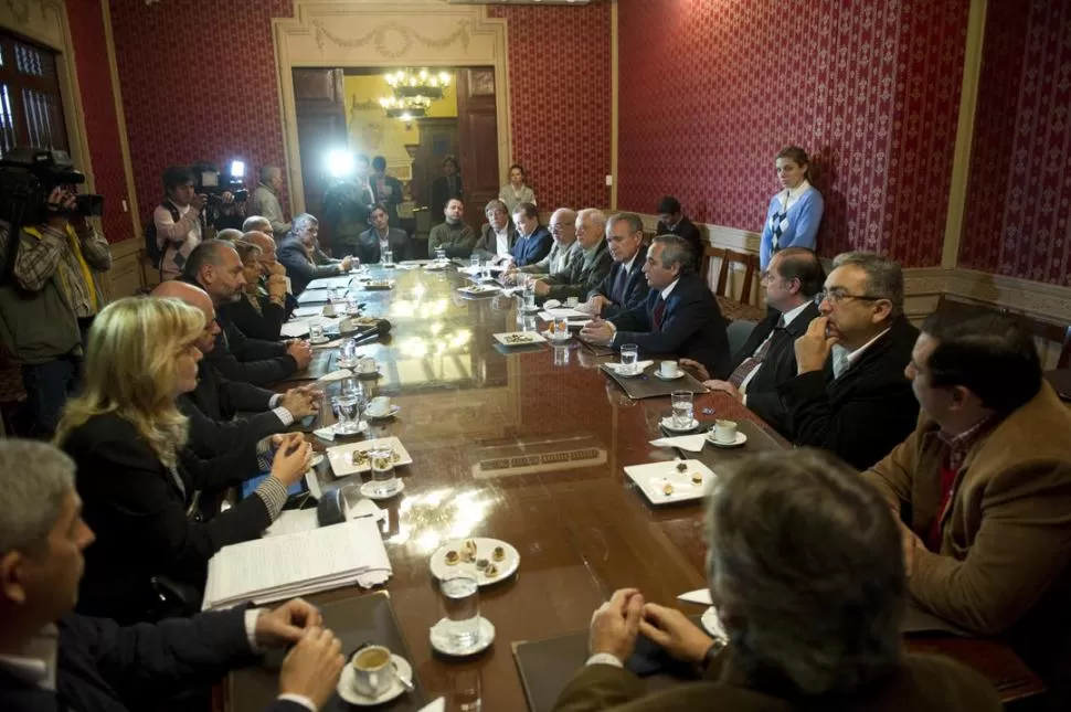 COMPROMISO REGIONAL. Los parlamentarios aseguraron que considerarán las preocupaciones de los empresarios locales. la gaceta / FOTO DE JORGE OLMOS SGROSSO