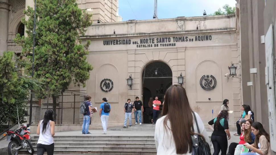 PUERTAS CERRADAS. Mañana no habrá clases en la universidad católica. LA GACETA/ FOTO DE ARCHIVO