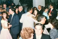 Foto inédita de Cristina y Néstor jóvenes, bailando en una fiesta
