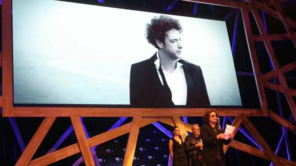 GRACIAS TOTALES. Calamaro recitó un homenaje a Cerati, FOTO DE INFOBAE.COM