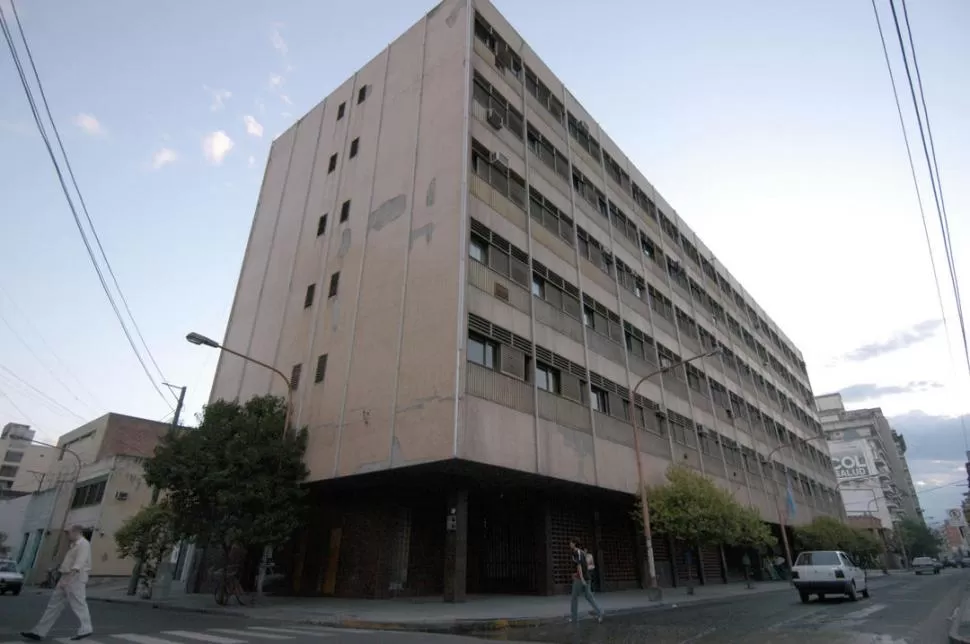 TRIBUNALES FEDERALES. Los jubilados esperan que la Justicia obligue a la Anses a que realice los reajustes. la gaceta / foto de juan pablo sánchez noli  (archivo)