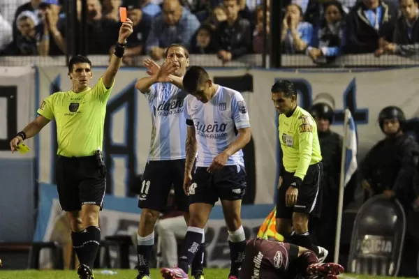 Racing cayó 3-1 de local con Lanús y volvió a protestar por el arbitraje