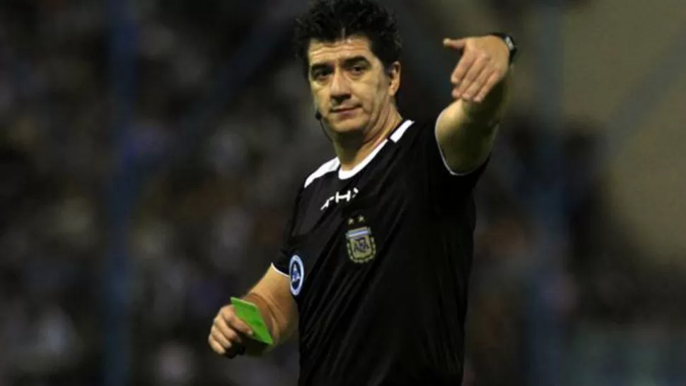 ENOJADO. Me encanta el arbitraje pero me molestan este tipo de cosas, señaló Maglio. FOTO TOMANA DE CANCHALLENA.LANACION.COM.AR