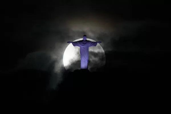 La última súper Luna de 2014 brillará esta noche