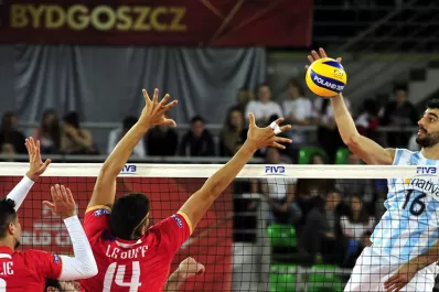 Francia lo dio vuelta y venció a Argentina