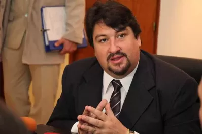 Closs desplazó a un funcionario por el escándalo de la compra de seguidores en Facebook