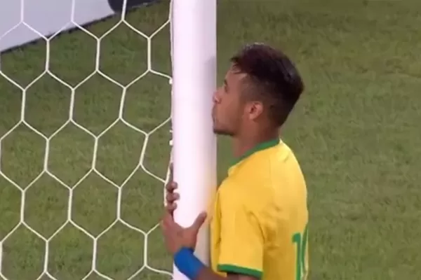 Neymar falló un gol increíble debajo del arco