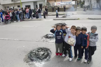 Vecinos de Villa Piolín protestaron contra la decisión de ser trasladados a El Manantial