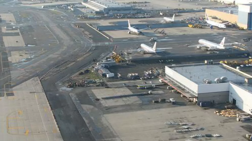 MÁS SEGURIDAD. Los aeropuertos del mundo cambiaron desde el 2001. FOTO DE ARCHIVO 