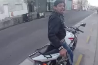 El turista extranjero que filmó el intento de robo saltó a la fama