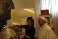 Cuadros, orfebrería, miel y una Virgen, entre los regalos de Cristina al Papa