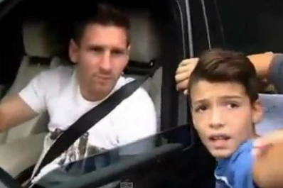 La divertida reacción de un mini Cristiano Ronaldo al conocer a Messi