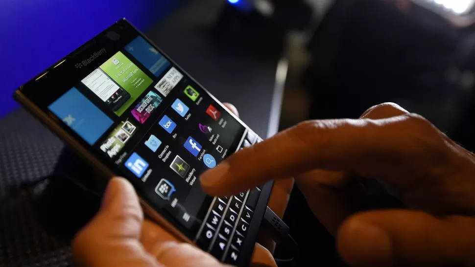 LO NUEVO. BlackBerry Passport. REUTERS