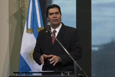 Capitanich negó cambios para adquirir el dólar ahorro y compras con tarjetas en el exterior