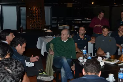 Sabella visitó al plantel de Los Pumas