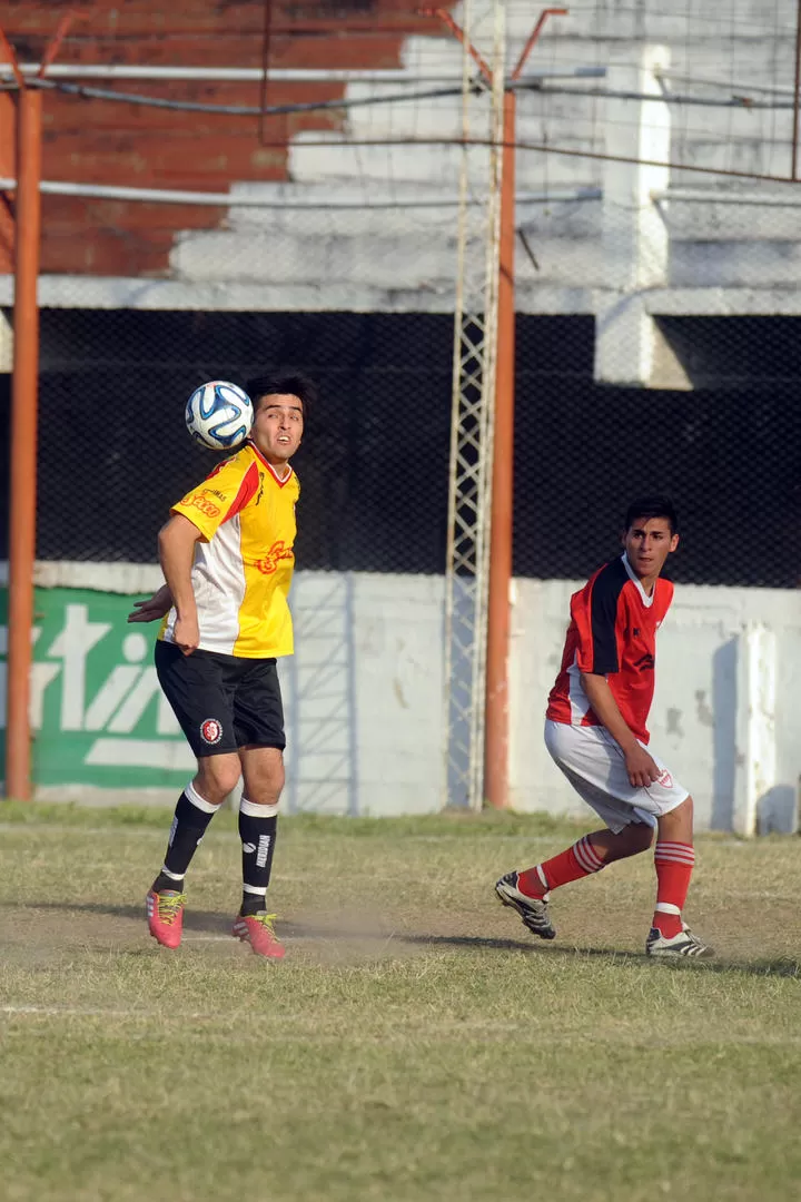 EFECTIVO. Diego Velárdez volvió a anotar un doblete para Sportivo Guzmán. 