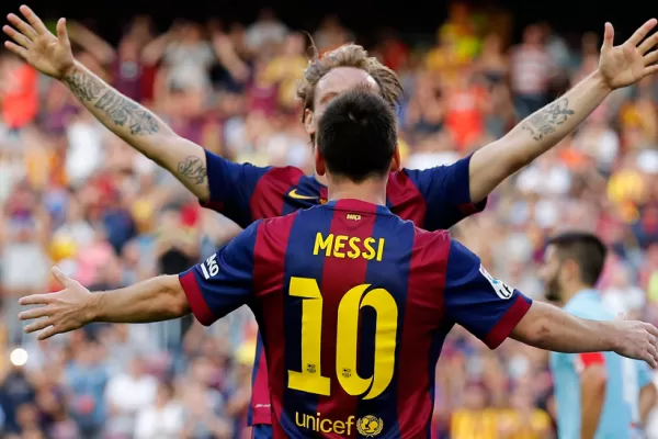 Messi quebró la barrera de los 400 goles en la goleada de Barcelona