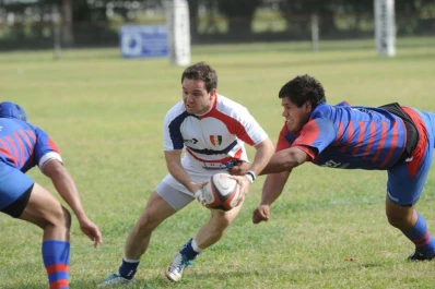 Natación consiguió su tercer triunfo consecutivo