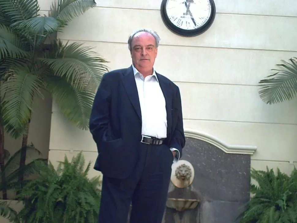 ELOGIO DE LA INFLUENCIA. “La mejor parte de la biografía de un escritor no es la crónica de sus aventuras, sino la historia de su estilo”. Esta cita de Nabokov encabeza la sección Autobiografía en la página web de Vila-Matas. historiasconsemilla.blogspot.com