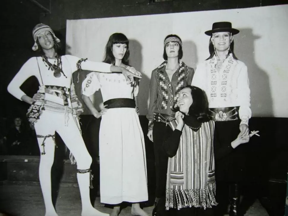 VANGUARDISTA. Desfile Pachamama Prêt à Porter, París, 1969. fotos gentileza de maría laura carrascal 