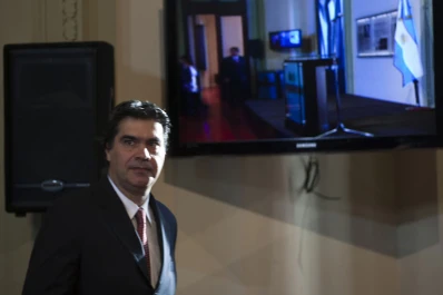 Capitanich comparó a Estados Unidos con un grandote que está violando a una hija