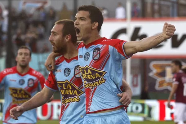 Arsenal goleó a Godoy Cruz