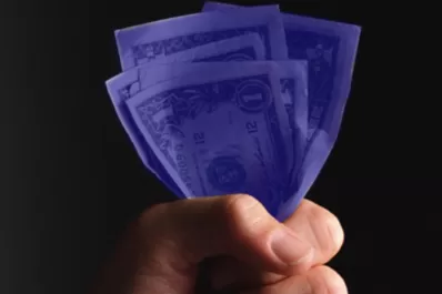 El dólar blue aumenta 10 centavos, a $ 15,70 y el oficial cede 4 centavos, a $ 8,45