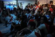 Los hinchas de River se reunieron en un bar para vivir el partido como en la cancha
