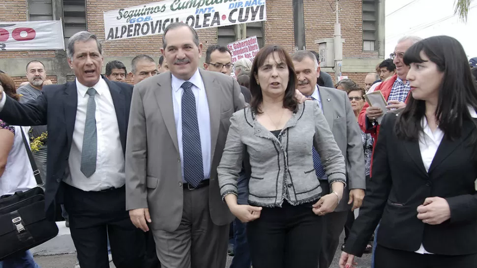 EN MONTEROS. El gobernador, José Alperovich, inauguró las obras de mejoramiento. FOTO PRENSA Y DIFUSIÓN