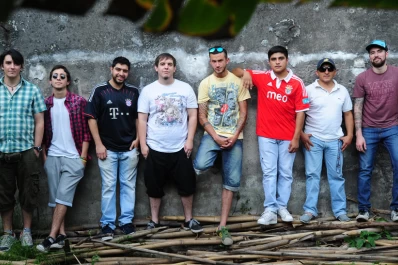 Los Nietos de Argentina, una banda sin pies ni cabeza