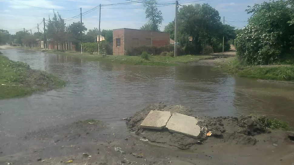 Calles que parecen ríos en Alderetes.