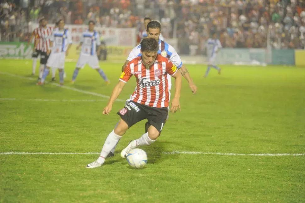 AMO Y SEÑOR. Becica fue el conductor que siempre quieren ver en La Ciudadela, autor del primer gol y dueño de la redonda. 