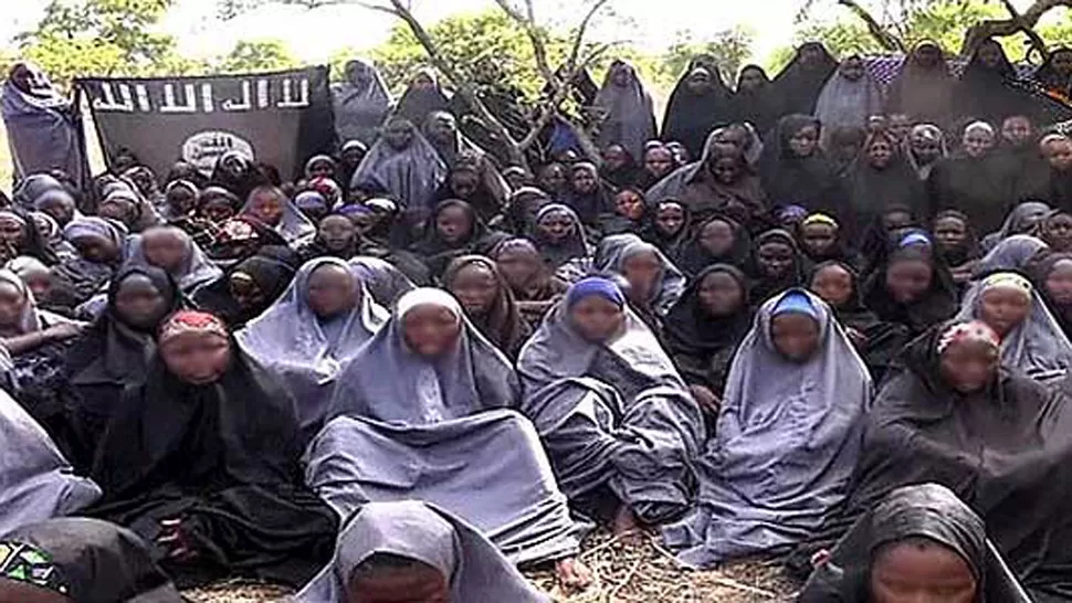 ABDUCIDAS. Imagen difundida por el grupo islamista Boko Haram de las 200 niñas secuestradas en Chibok. FOTO DE AGENCIA AFP