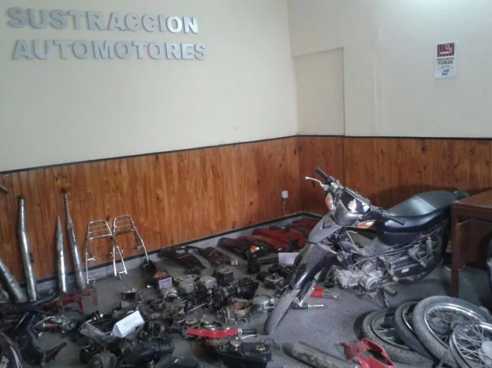 MOTOPARTES. Los rodados que fueron robados en barrio Sur fueron desarmados y vendidos en distintos talleres de la capital, según el fiscal. policía de tucumán