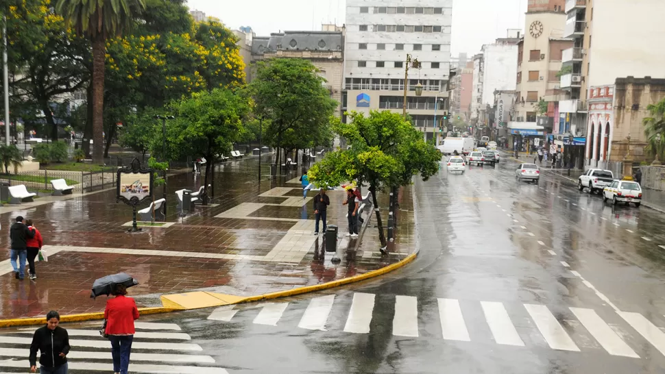 NUBLADO. Durante toda la jornada el cielo estará tapado de nubes y se esperan lluvias. ARCHIVO LA GACETA